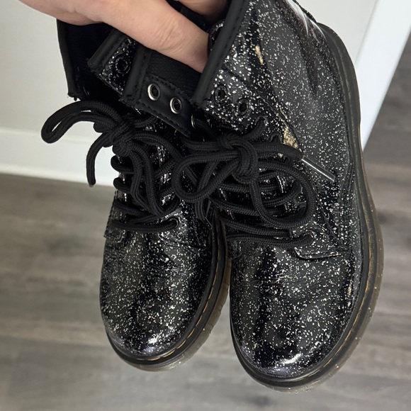 Dr. Martens Black Glitter Kids Boots - Picture 9 of 10